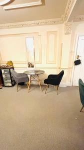 Vibrant Unit Suitable for a Family for 4