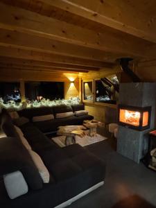 Nouveau Chalet M.META 12 pers sauna,jacuzzi,billard