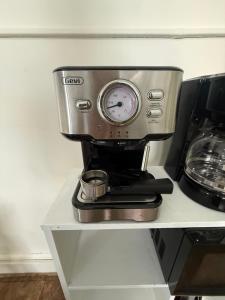 7-14 mins to Times Square, Rare unit!