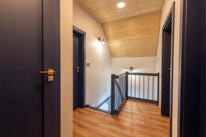 Osada Niebieskich Drzwi 39 B