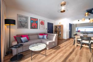 Osada Niebieskich Drzwi 39 B