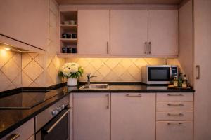 Ocean Bliss - Panoramic Sea View - 20m to Beach - 2 Swimming Pools - Private Parking