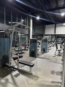 Luxury loft with tub and city view