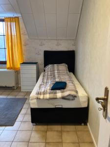 Geräumiges Apartment 90 m Zwei Schlafzimmer Badewanne Waschmaschine Spülmaschine große Küche gesamte Unterkunft gehört Ihnen