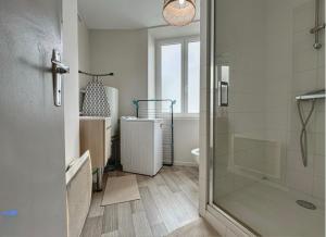 Appartement 4 pers - WiFi & bureau - Centre-ville Saint-Étienne