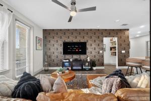 Luxury 2BR Cedr Sprgs area with Parking, Pool, Gym