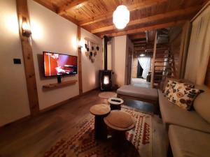 Hanging Garden Holiday Home - Riverside