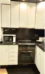 Entire Apartment in Barcelona, Camp Nou, Les Corts