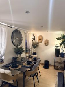 Cozy Cottage Coventry self check-in after 3pm, Pets Friendly