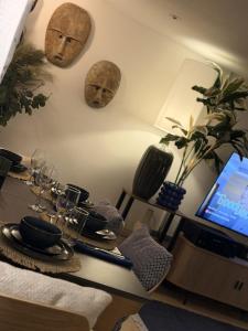 Cozy Cottage Coventry self check-in after 3pm, Pets Friendly