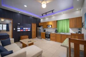 1BR Apt with Pool & Cigar Bar Lounge Casa de Compai