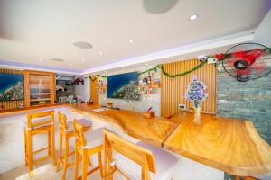 1BR Apt with Pool & Cigar Bar Lounge Casa de Compai