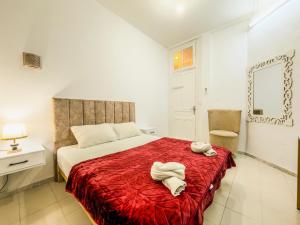 Spacious Central 3BR Apartment