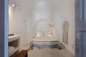 Skala Traditonal Cave House