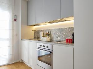 Bilocale moderno e silenzioso vicino Navigli e Duomo con Metro M4, Milano