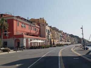 LAttico sul Porto, Sea View with Terrace, Imperia Center