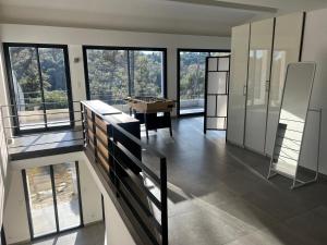 Villa d architecte moderne avec piscine Immersion nature et lumière