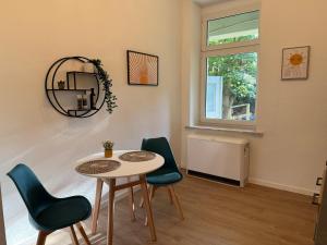 Mustard-colored apartment for two