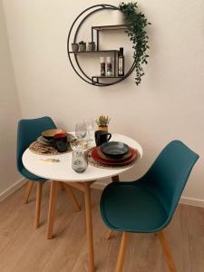 Mustard-colored apartment for two