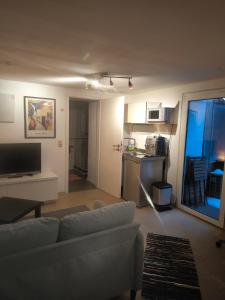Simple 2-Person Apartment near Altdorf