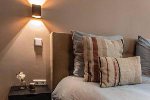 Private apartment near the city center & Free parking