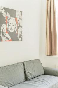 Central Apartment near Metro