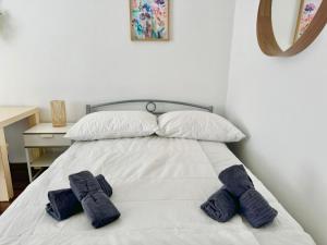 Central Long-Term Apartment - near First District