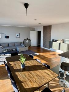 Haus mit Panoramablick auf den Phönixsee