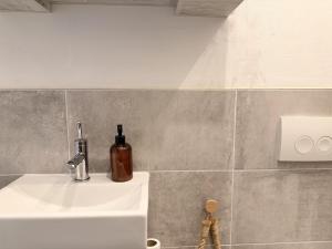 Apartment mit Balkon am ICE-Bahnhof in Wilhelmshöhe by Castora Homes