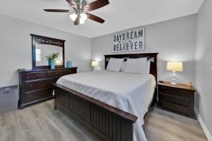 Quiet golf villa on course close to beach - Fiber Optic WiFi