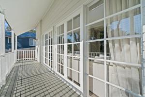 Sea Breeze at Forresters Beach