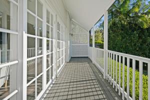 Sea Breeze at Forresters Beach