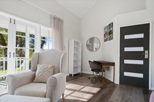 Sea Breeze at Forresters Beach