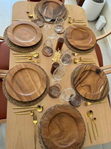 Modern apartment overlooking the ocean in front of the esplanade