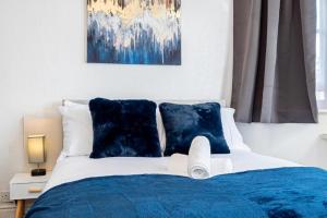 Contractor Stay above bar and restaurant