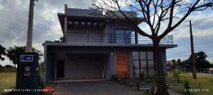 Sobrado 3 Quartos com Piscina - Rivieira Santa Cristina 3