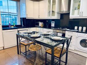 Efficient Single, Quiet Workspace & Central