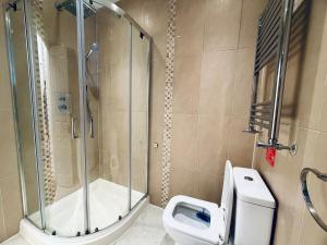 Efficient Single, Quiet Workspace & Central