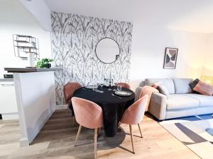 Douce Parenthèse - Appartement T2 Cosy avec Balcon, Élégant & Calme - Hyper centre ville de Montélimar - Gare de Montelimar à pied - Jardin public de Montélimar