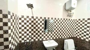 Hotel O Shiv Shankar