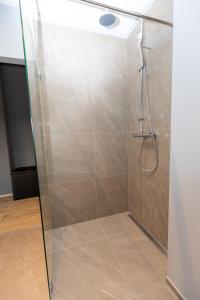 Akureyri Lux Apartments with hot tub access