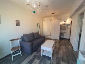 Monoambiente amplio y luminoso para una o dos personas