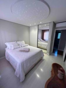 Apartamento grande Jardins Oscar Freire