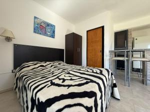 Complejo de departamentos con vista al mar