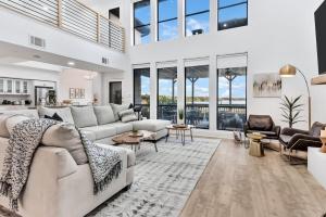 Lakefront Luxe 6BR 4B Home with Pool & Hot Tub