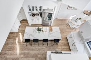 Lakefront Luxe 6BR 4B Home with Pool & Hot Tub