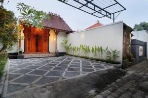 Tri Datu Maison Villa