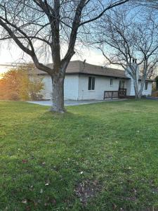 East Farmington Hideaway - Family Friendly Home