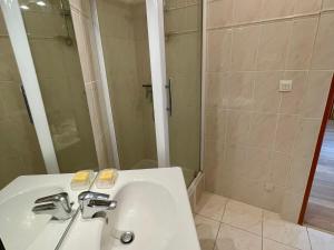 Chaleureux 2 pièces avec balcon proche des pistes - FR-1-761-52