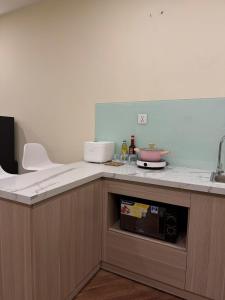 Homestay Couple Group Netflix Balcony Boardgame